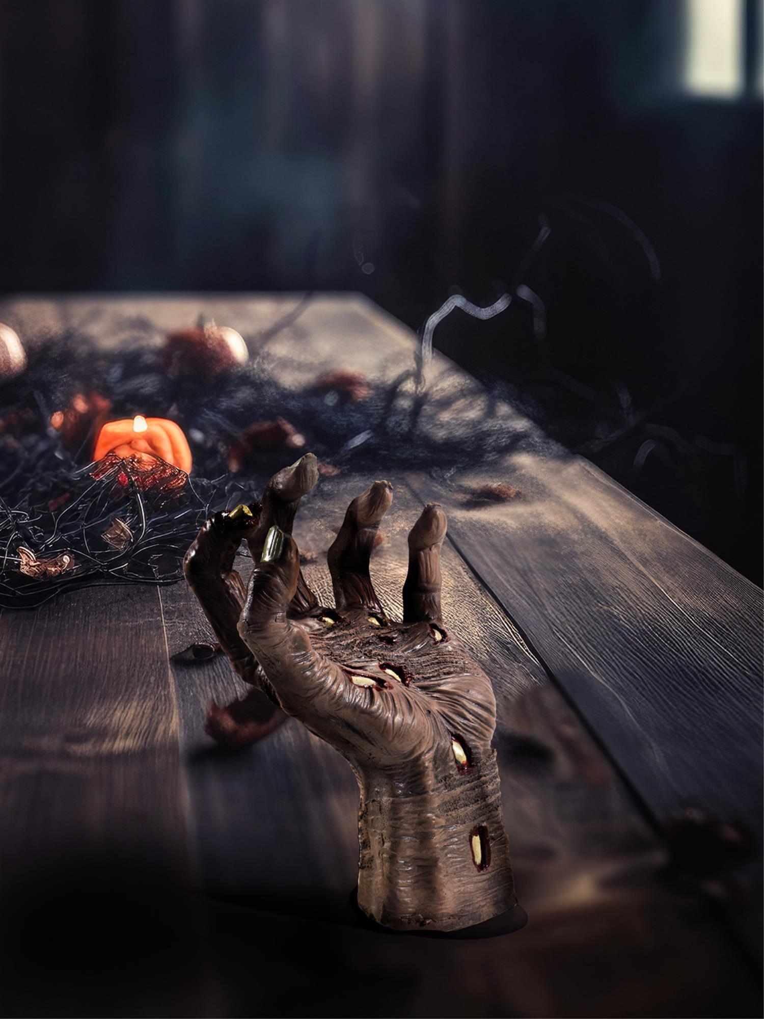 Smiffys Latex Rotting Zombie Hand Prop - 46936